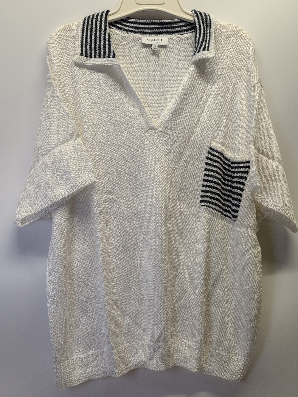 Gilli White V-Neck Knit Sweater with Black Stripe Collar and Pocket